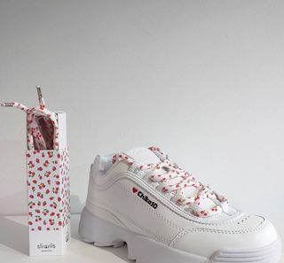 Cordones con estampado de frutos rojos