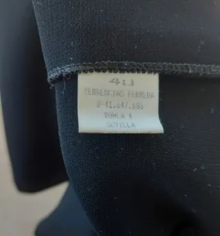 Diseñadora Talla 44-46 - Traje negro con falda