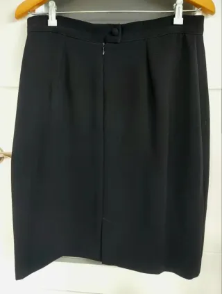 Diseñadora Talla 44-46 - Traje negro con falda