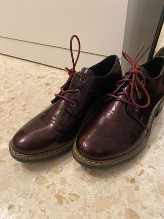 Zapatos blucher burdeos mujer