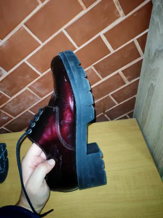 Zapatos burdeos charol con cordones