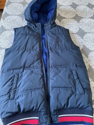 Chaleco Tommy Hilfiger con capucha reversible