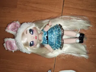 Na Na Surprise Muñeca con Accesorios