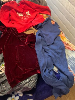 Abrigo Bershka gris y verde militar