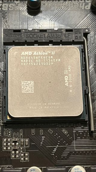 Placa Base ASRock 880GHM y AMD Athlon II