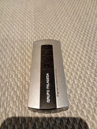 Lámpara 3 posiciones de luz con mando a distancia