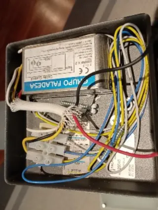 Lámpara 3 posiciones de luz con mando a distancia