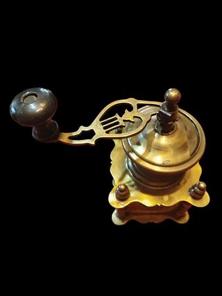 Molinillo de café antiguo latón