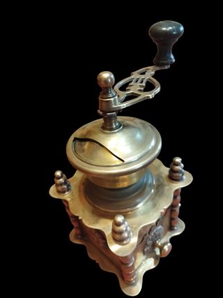 Molinillo de café antiguo latón