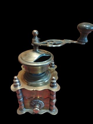 Molinillo de café antiguo latón