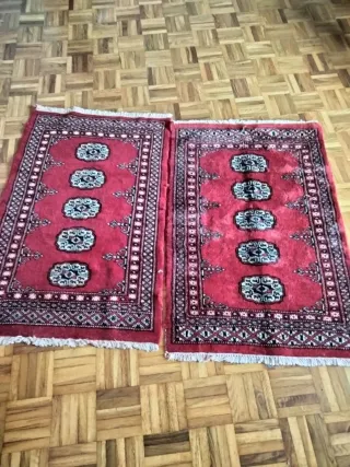 Juego de 2 alfombras rojas