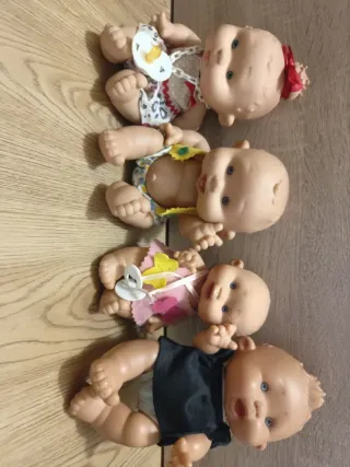 Lote de 4 muñecas bebé