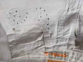 Pantalón blanco talla M con detalles