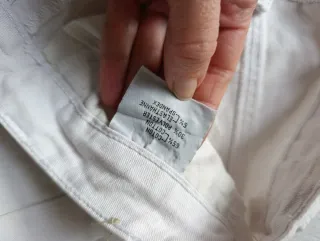 Pantalón blanco talla M con detalles