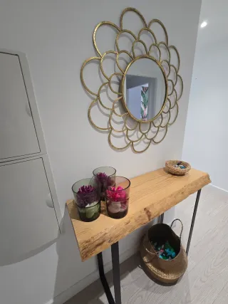 Mueble recibidor con espejo y cesta