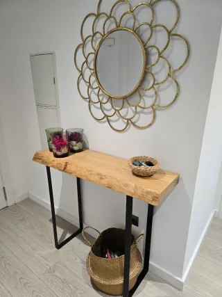 Mueble recibidor con espejo y cesta