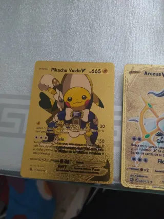 Cartas Pokémon Doradas Pikachu Vuelo y Arceus lote