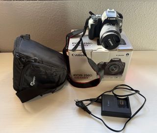 Cámara Canon EOS 250D