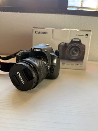 Cámara Canon EOS 250D