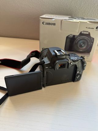 Cámara Canon EOS 250D