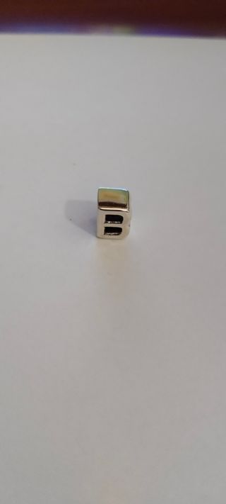 Charm Letra B Pandora Plata