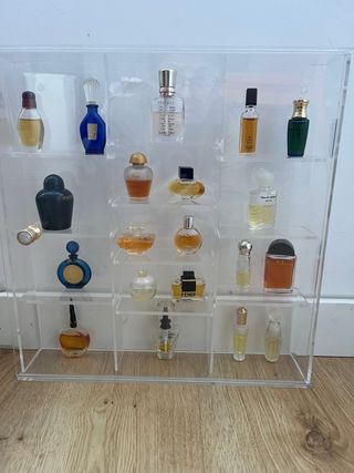 Espositore con 20 mini profumi originali