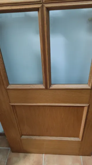 Puerta interior madera con cristales