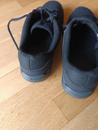 Zapatillas trekking Quechua negras