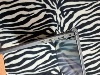 SE VENDE PORTÁTIL DELL CON BISAGRA PANTALLA ROTA