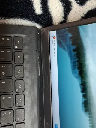 SE VENDE PORTÁTIL DELL CON BISAGRA PANTALLA ROTA