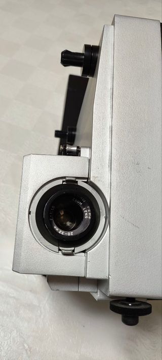 Proyector 8mm Vintage Plata