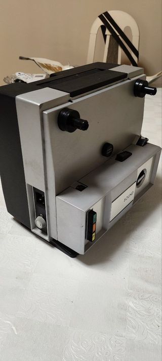 Proyector 8mm Vintage Plata