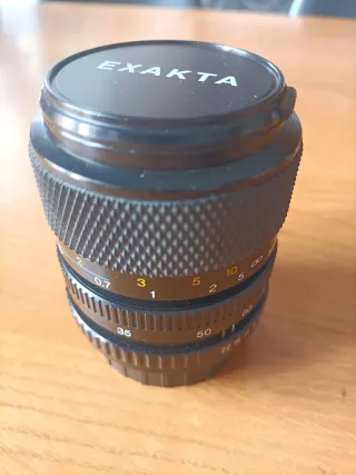 Objetivo Exakta 35-70mm f/3.5-4.8 Macro MC