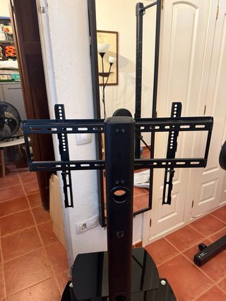 Soporte TV con ruedas y baldas