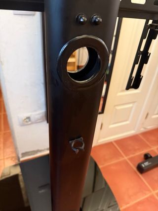 Soporte TV con ruedas y baldas