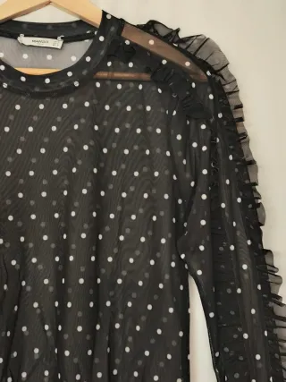 Blusa Mango transparente lunares volantes