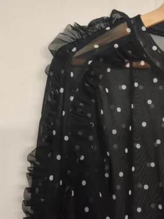 Blusa Mango transparente lunares volantes