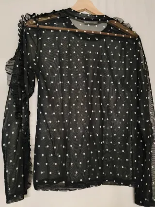 Blusa Mango transparente lunares volantes