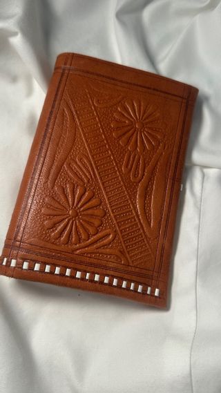 Cartera de mujer de cuero marrón