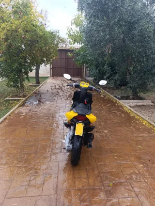 Yamaha Aerox Amarillo