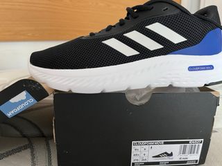 Zapatillas Adidas Negras y Doradas