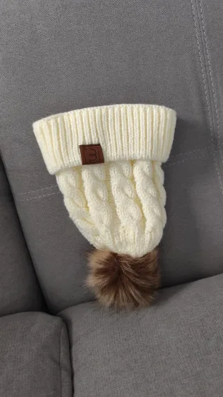 Gorro blanco con pompón