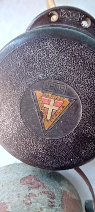 Campanello antico con spina