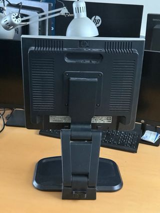 Monitor HP 1740 Plata y Negro