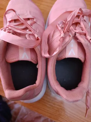 Zapatillas deportivas rosas