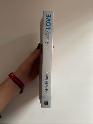 “Twisted love” primer libro de la saga Twisted
