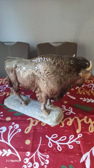 Figura Hutschenreuther de porcelana alemana