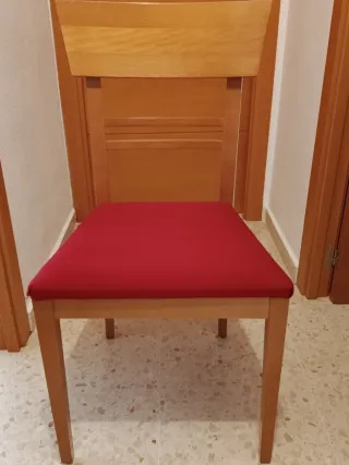 Conjunto Mueble TV, Vitrina Madera, Mesa y Sillas.