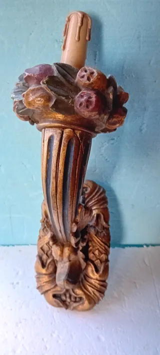 Applique in legno dorato e blu