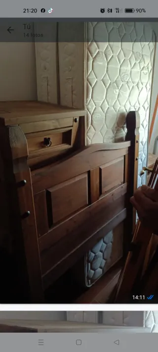 Armario de madera con cajón